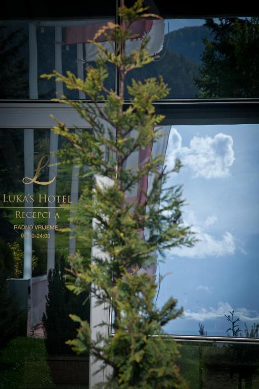 Hotel Luka'S เบราเน ภายนอก รูปภาพ